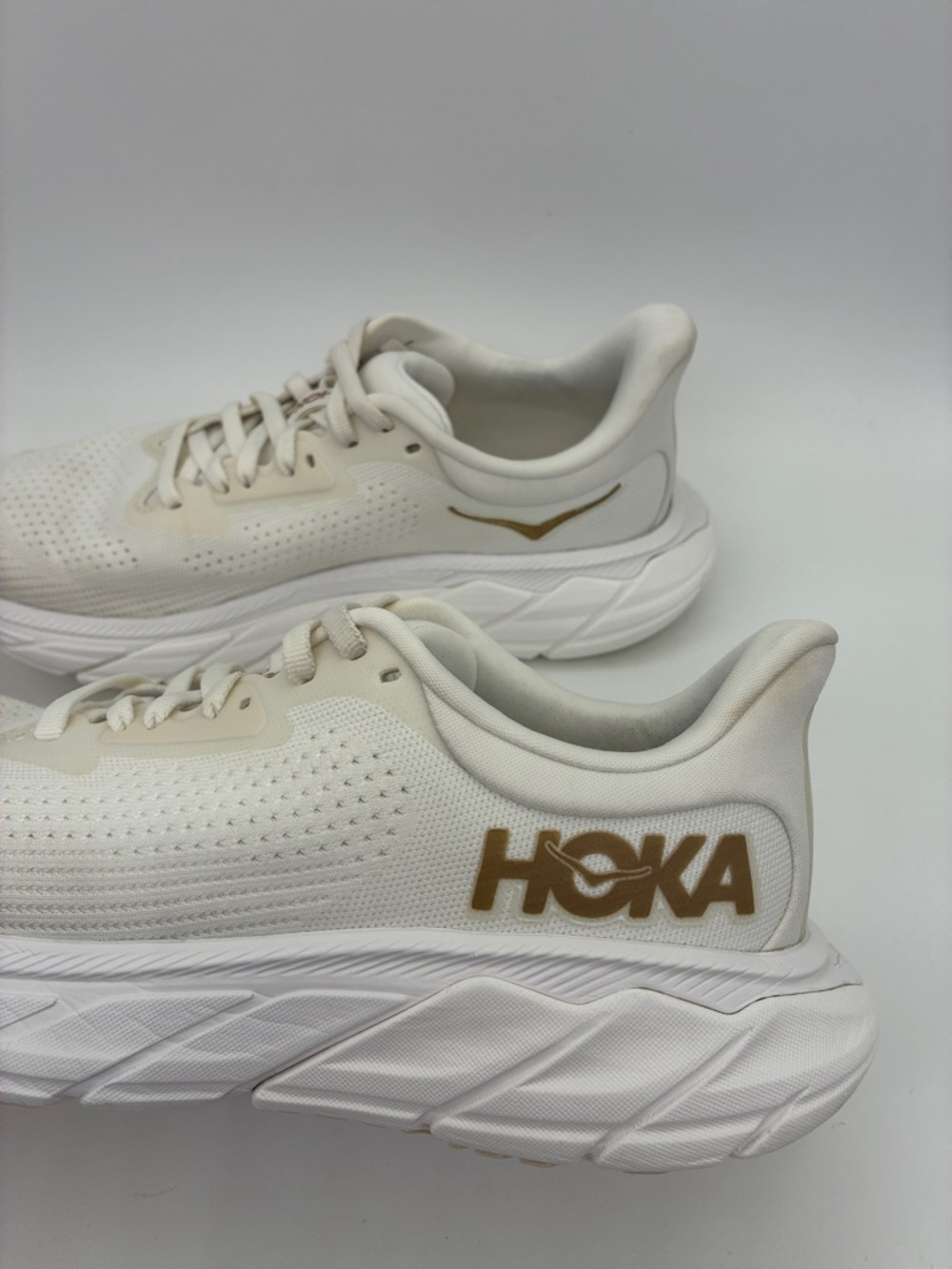 Hoka One One White Rose Gold Women's Arahi 7 Running Shoes   |  Size: 6B - Picture 13 of 16